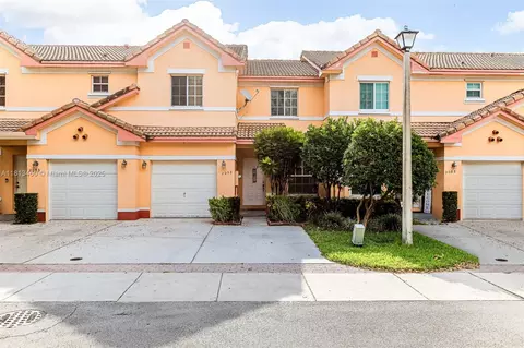 2053 SW 87th Ter, Miramar, FL 33025