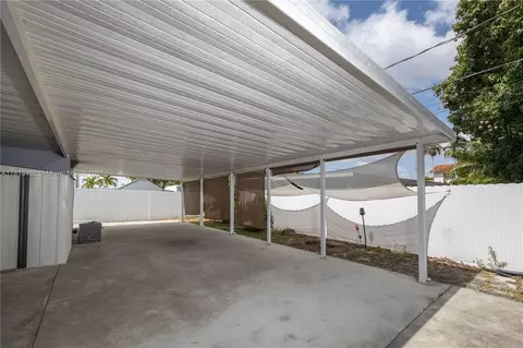 Exterior - 5330 E 6th Ave, Hialeah, FL 33013 photo 3 of 5