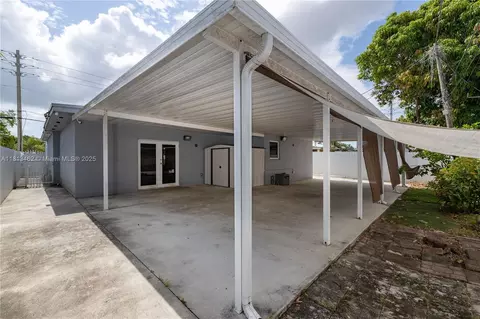 Exterior - 5330 E 6th Ave, Hialeah, FL 33013 photo 4 of 5