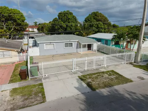 5330 E 6th Ave, Hialeah, FL 33013