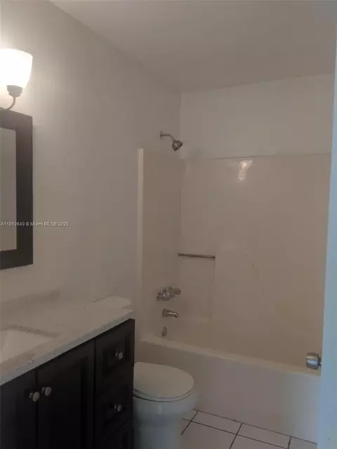Bath - 4808-4810 SE Salvatori Rd, Stuart, FL 34997 photo 5 of 5