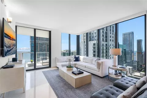 1010 Brickell Ave #4105, Miami, FL 33131