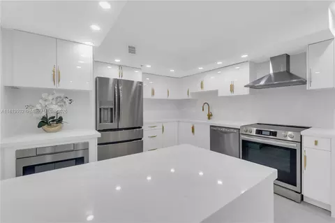 1201 S Ocean Dr #507S, Hollywood, FL 33019