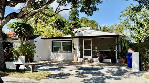 2221 SW 26th Ln, Miami, FL 33133