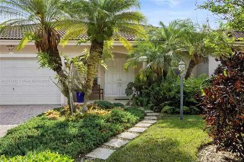 9339 SW 98th Pl, Miami, FL 33176