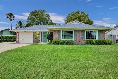 2398 SE Bordeaux Ct, Port Saint Lucie, FL 34952