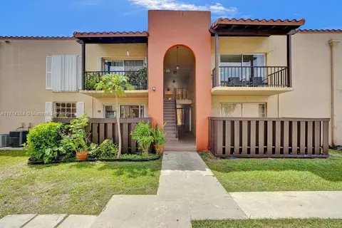 10804 N Sw 88th St #P14, Miami, FL 33176
