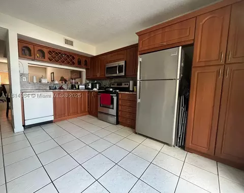 14901 SW 82nd Ter #1-207, Miami, FL 33193
