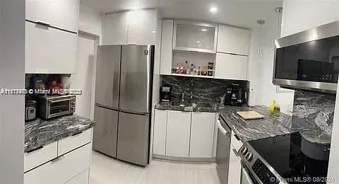 1801 S Ocean Dr #1040, Hallandale Beach, FL 33009