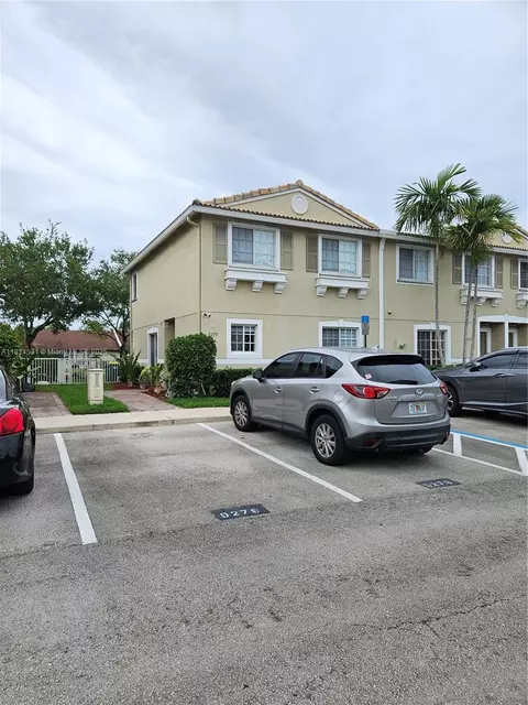 9279 Chambers St, Tamarac, FL 33321