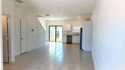 322 NE 1st Dr, Florida City, FL 33034