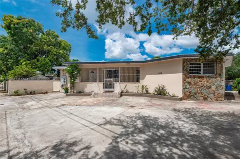 2306 NW 102nd St, Miami, FL 33147
