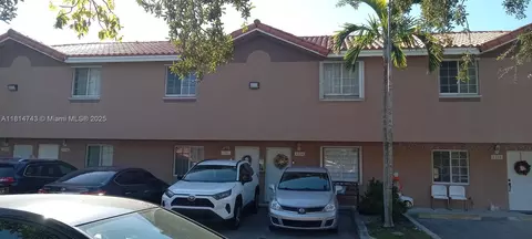 1334 W 42nd St #3, Hialeah, FL 33012