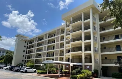 2751 N Palm Aire Dr #504, Pompano Beach, FL 33069