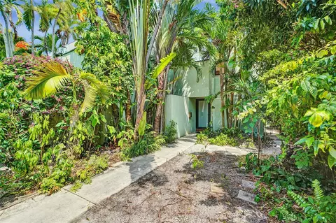 2591 Trapp Ave #4, Miami, FL 33133