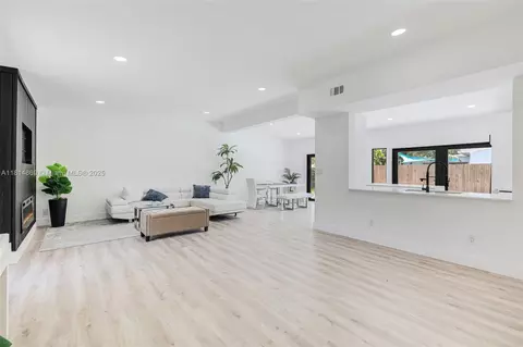3105 SW 16th St, Fort Lauderdale, FL 33312