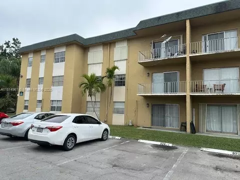 5400 SW 77th Ct #2R, Miami, FL 33155
