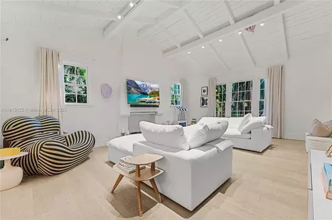 3747 Royal Palm Ave, Miami Beach, FL 33140