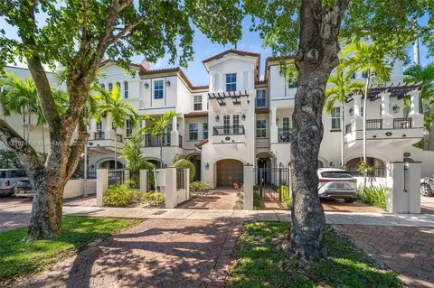 615 Santander Ave #C, Coral Gables, FL 33134