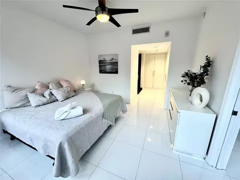 2155 Washington Ct #110, Miami Beach, FL 33139