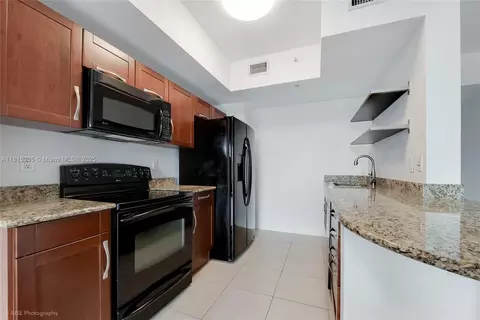 7280 SW 90th St #E208, Miami, FL 33156