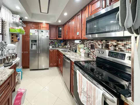 7850 W Mcnab Rd #212, Tamarac, FL 33321