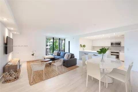 181 Crandon Blvd #306, Key Biscayne, FL 33149