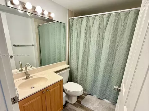 Bath - Undisclosed, Hialeah, FL 33015 photo 2 of 2