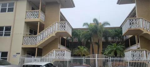 1958 Monroe St #107, Hollywood, FL 33020