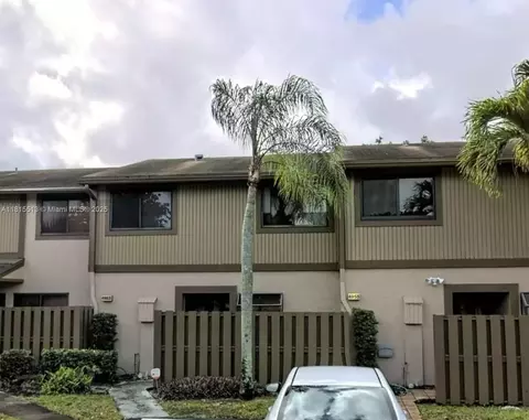 4953 NW 82nd Ave, Lauderhill, FL 33351