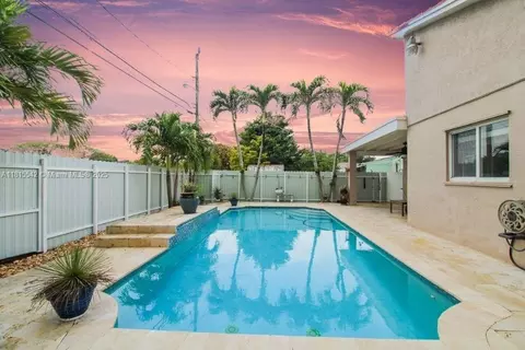 6710 SW 33rd St, Miami, FL 33155