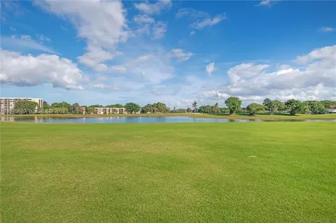 16189 Laurel Dr #25, Weston, FL 33326
