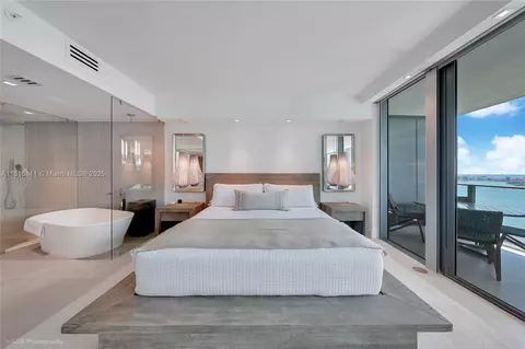 650 NE 32nd St #4701, Miami, FL 33137