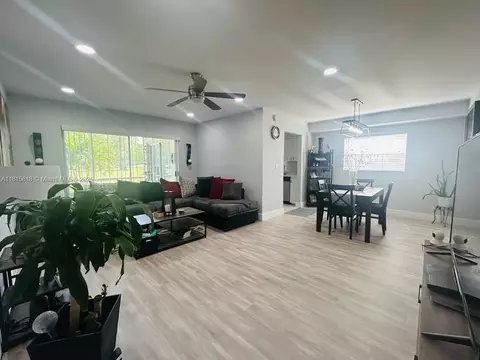 8002 Lagos De Campo Blvd #B-107, Tamarac, FL 33321