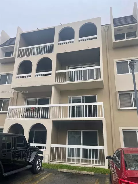 7740 Camino Real #G-305, Miami, FL 33143