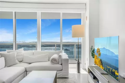 400 Alton Rd #2004, Miami Beach, FL 33139