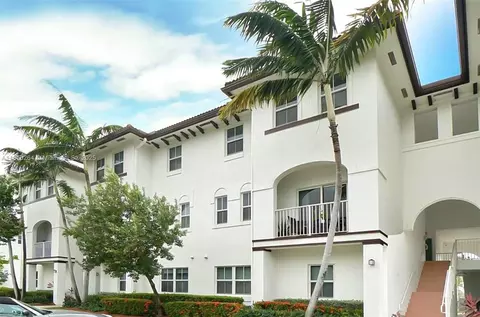 8760 NW 97th Ave #203, Doral, FL 33178