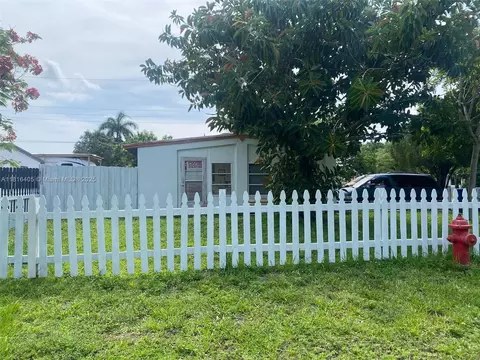 413 NE 8th St, Pompano Beach, FL 33060