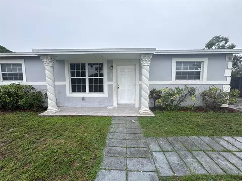 2560 NW 206th St, Miami Gardens, FL 33056