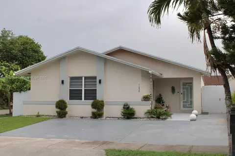 11830 SW 208th Ter, Miami, FL 33177