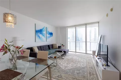 475 Brickell Ave #3512, Miami, FL 33131