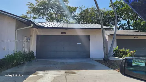 3607 Lime Hill Rd #195, Lauderhill, FL 33319