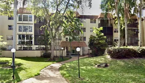 7000 NW 17th St #218, Plantation, FL 33313