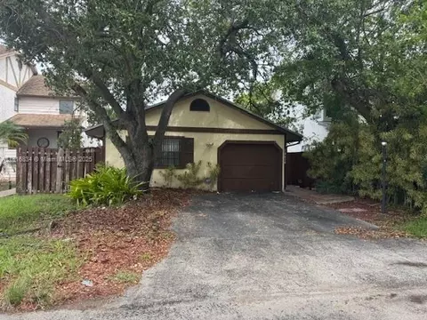 10626 SW 148th Ave Dr, Miami, FL 33196