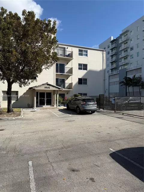 5501 NW 7th St #E301, Miami, FL 33126