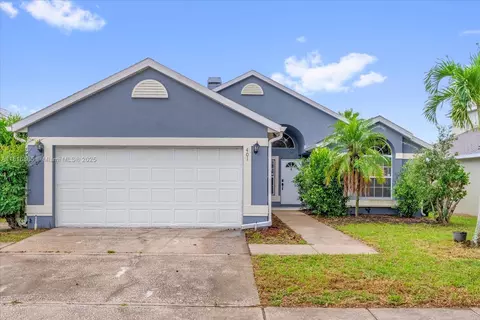 401 Oxford Dr, Davenport, FL 33897