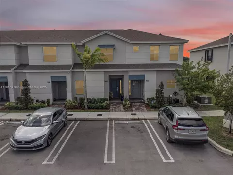 504 NE 1st Dr, Florida City, FL 33034