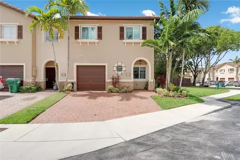 8926 SW 220th St, Cutler Bay, FL 33190