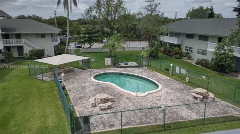 4200 NW 3rd Ct #333, Plantation, FL 33317