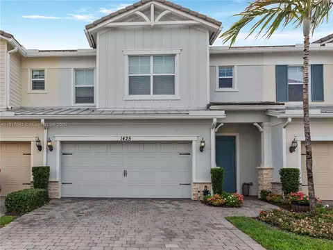 1425 Silk Oak Dr, Hollywood, FL 33021